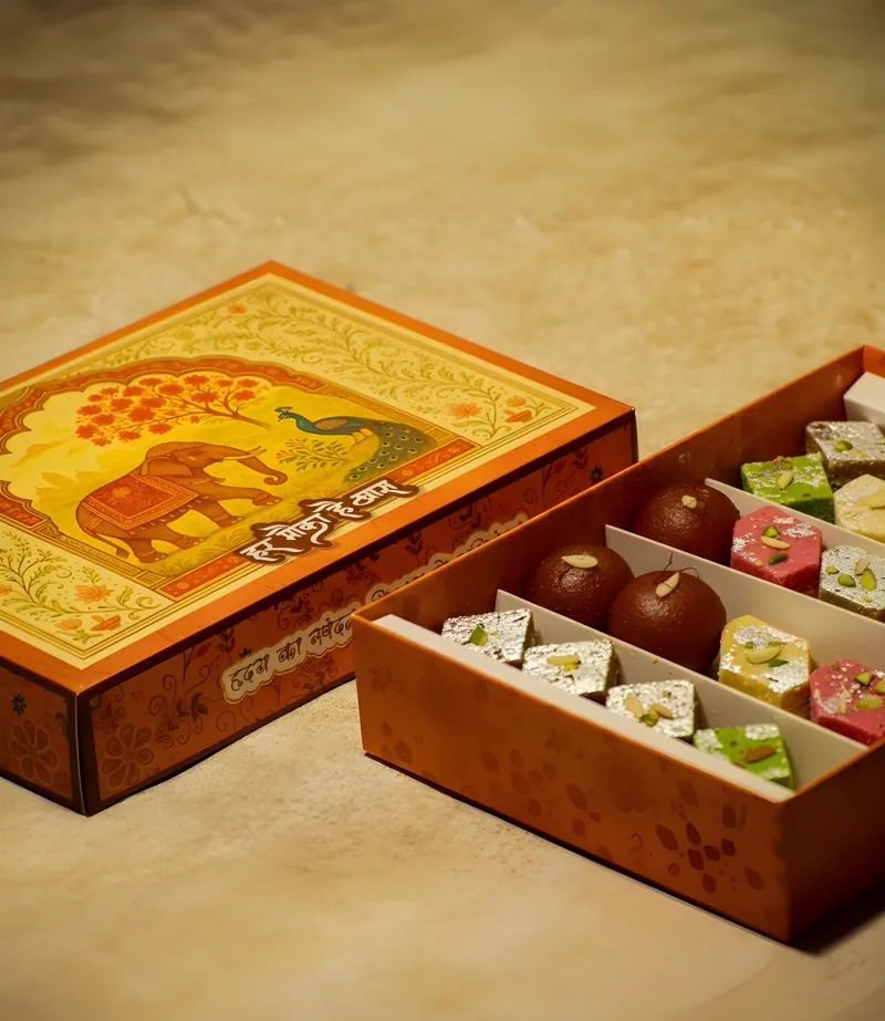 3-Slot Golden Tray included with the Mandiraangan 500g sweet box